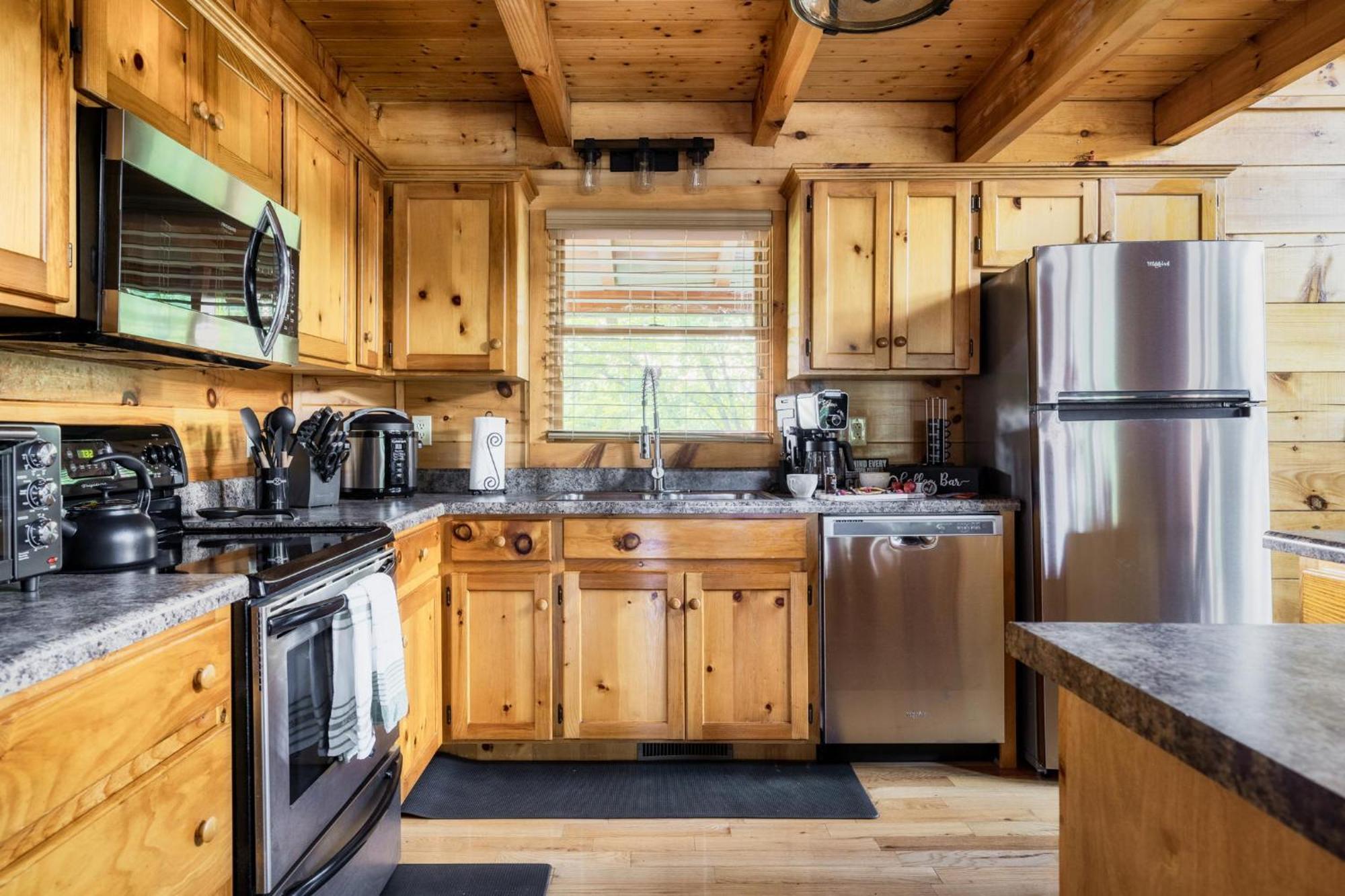 Alpine Resort Near Dollywood, Hot Tub, Game Room, Outdoor Pool, Fast Wifi พิเจนฟอร์จ ภายนอก รูปภาพ