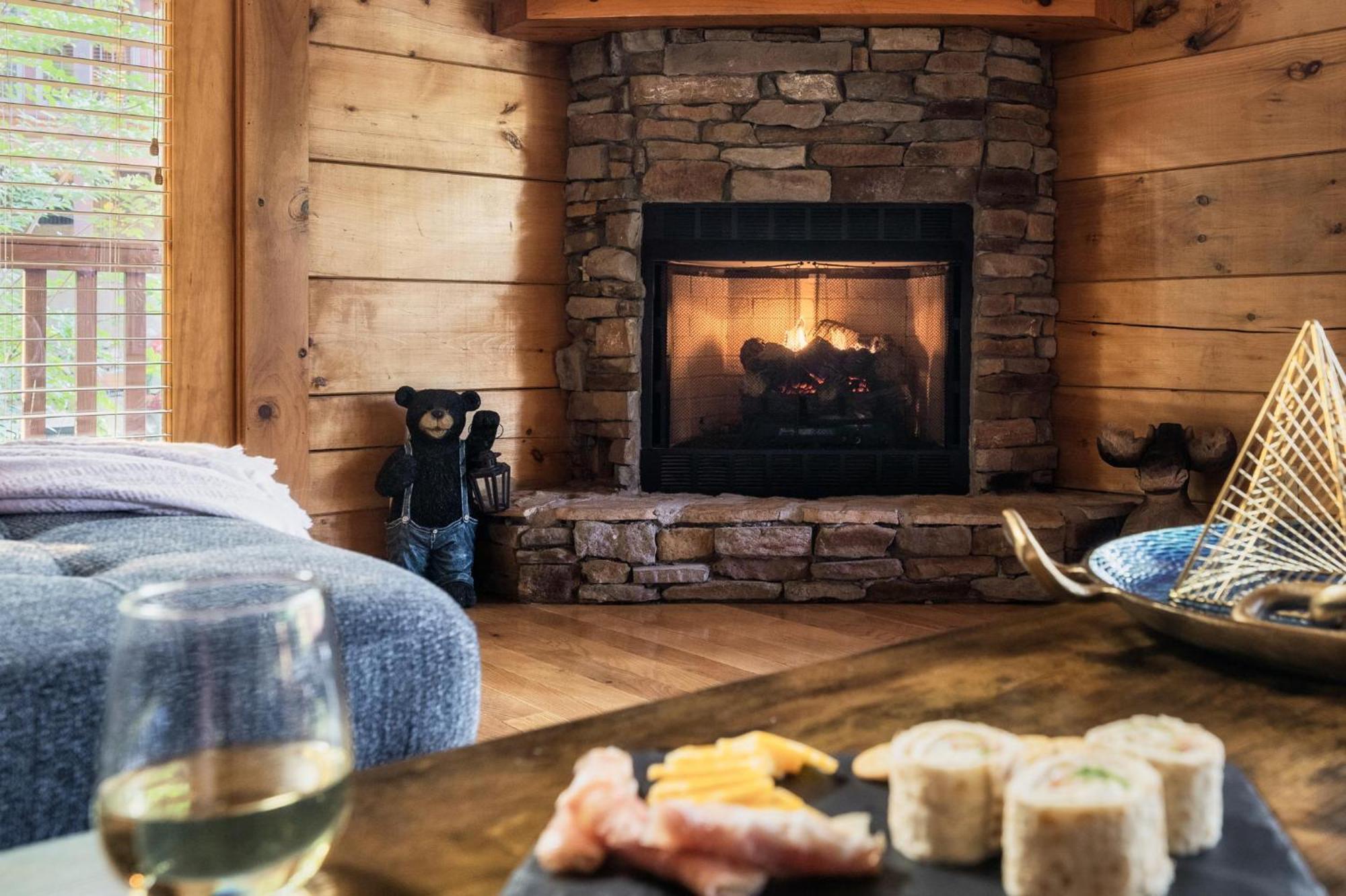Alpine Resort Near Dollywood, Hot Tub, Game Room, Outdoor Pool, Fast Wifi พิเจนฟอร์จ ภายนอก รูปภาพ