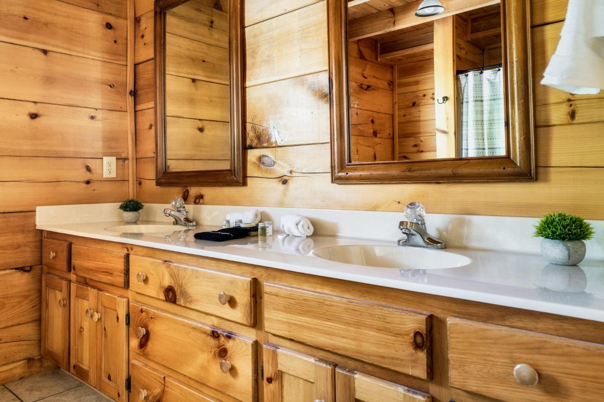 Alpine Resort Near Dollywood, Hot Tub, Game Room, Outdoor Pool, Fast Wifi พิเจนฟอร์จ ภายนอก รูปภาพ