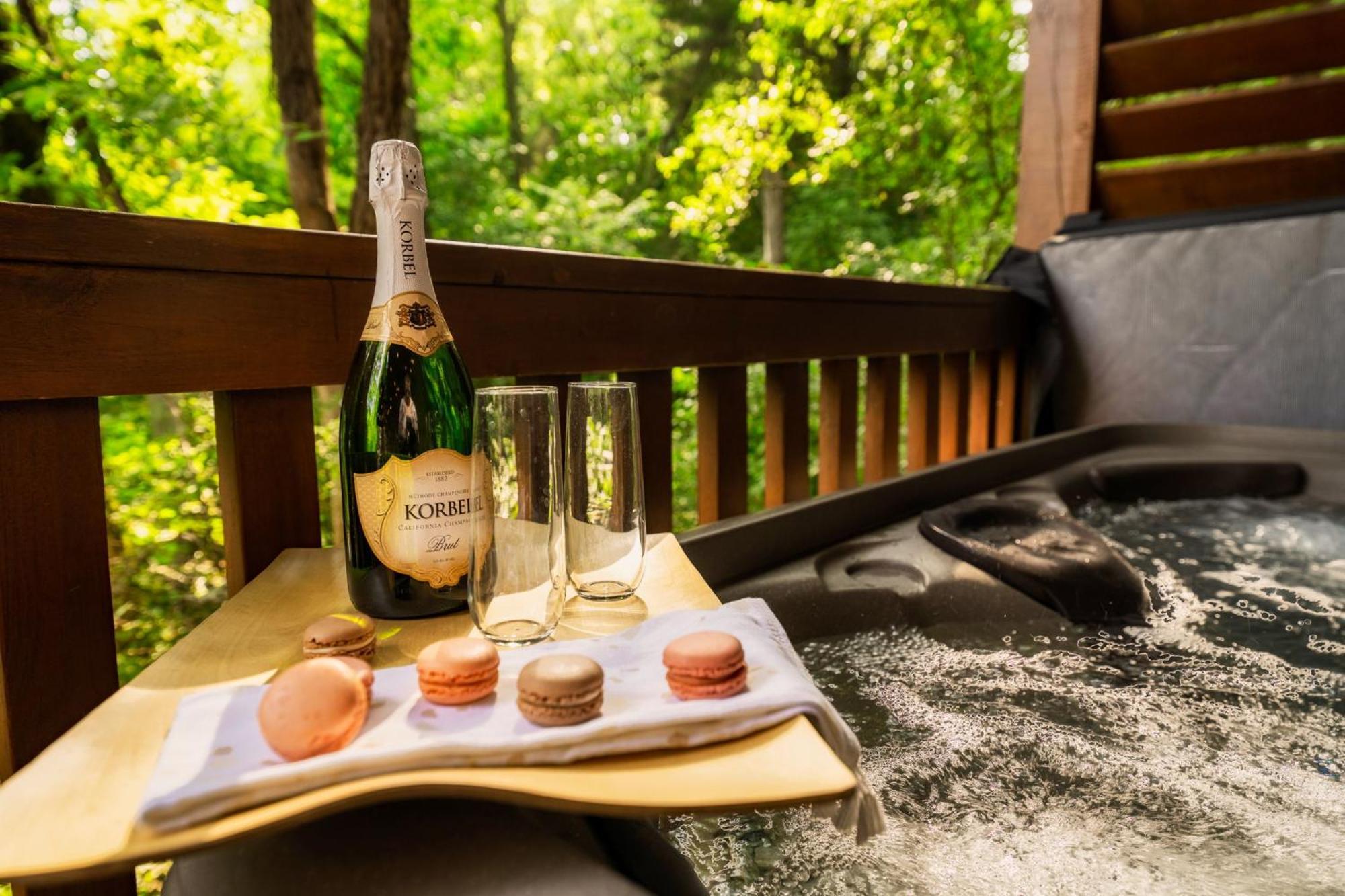 Alpine Resort Near Dollywood, Hot Tub, Game Room, Outdoor Pool, Fast Wifi พิเจนฟอร์จ ภายนอก รูปภาพ