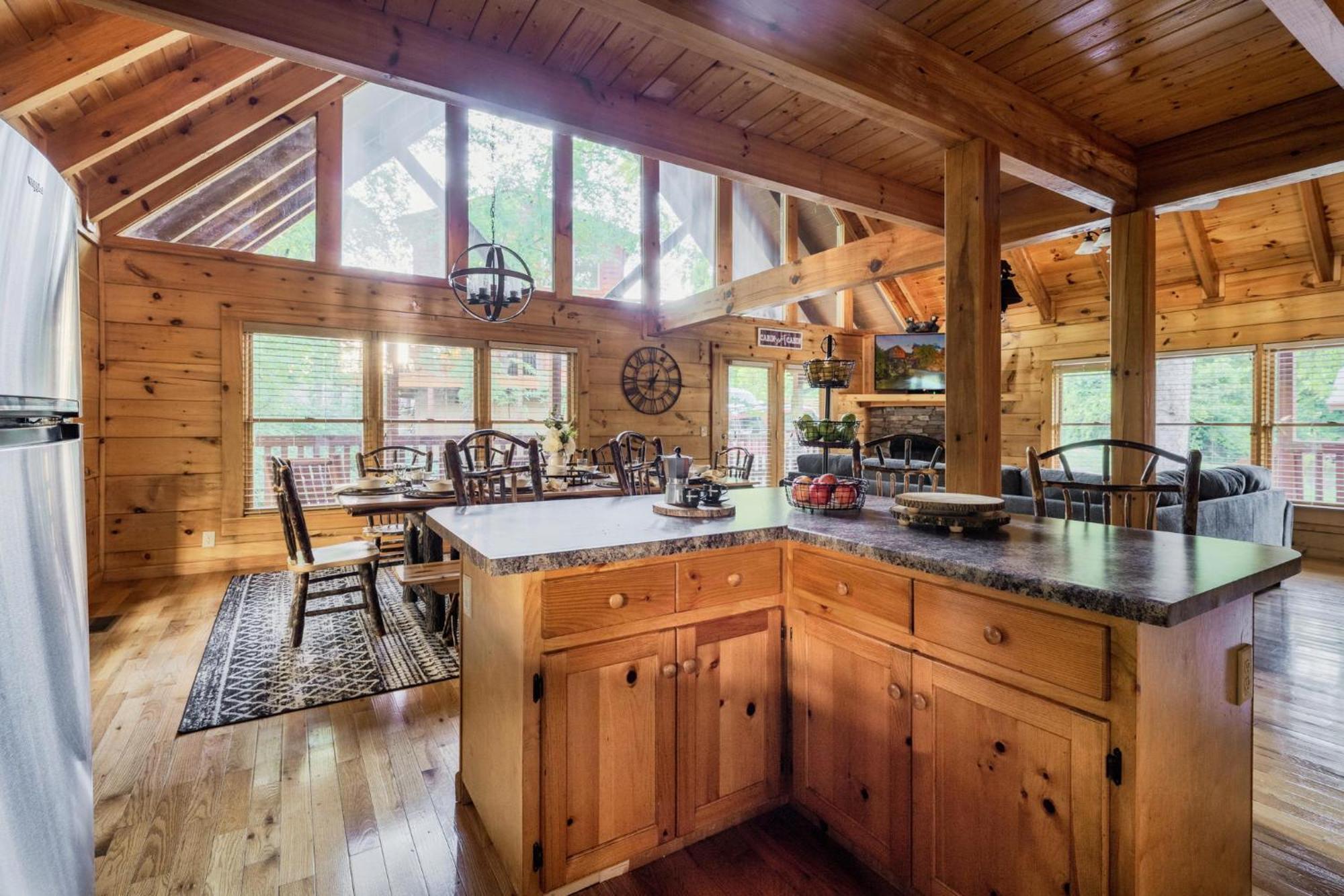 Alpine Resort Near Dollywood, Hot Tub, Game Room, Outdoor Pool, Fast Wifi พิเจนฟอร์จ ภายนอก รูปภาพ