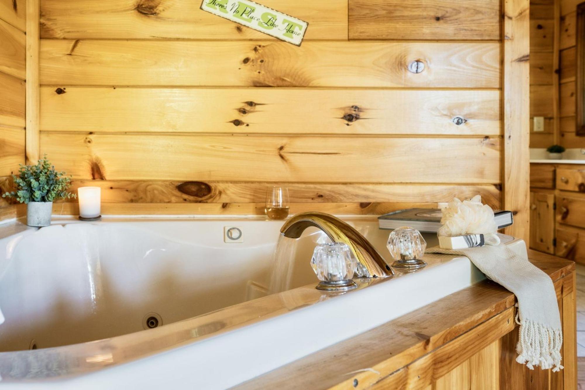 Alpine Resort Near Dollywood, Hot Tub, Game Room, Outdoor Pool, Fast Wifi พิเจนฟอร์จ ภายนอก รูปภาพ